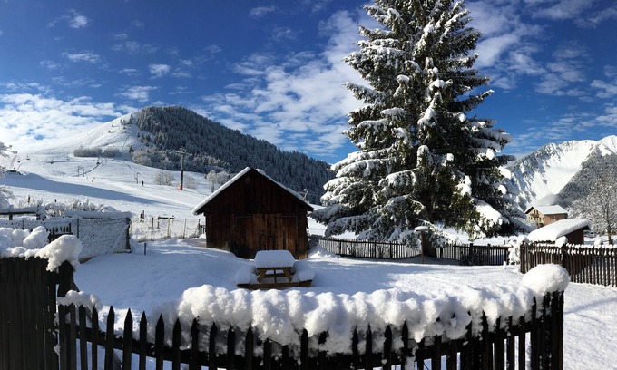 Albiez-le-Vieux Apartment | Self-contained apartment in an authentic mountain village