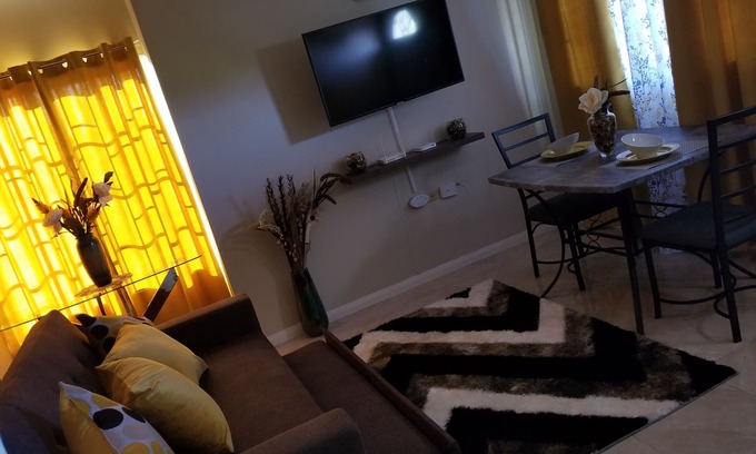 Eastwood Park Apartment | Self Contained Gated Studio Apartment in the heart of Kingston