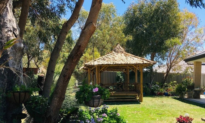 Alkimos Villa | Self Contained Granny Flat with Play Space