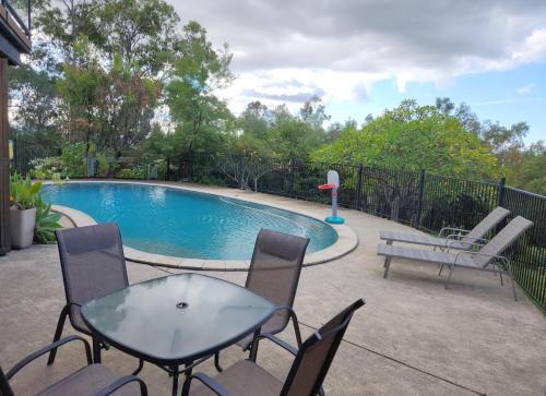 Tallai House | Self Contained Guesthouse for 7ppl, w Pool