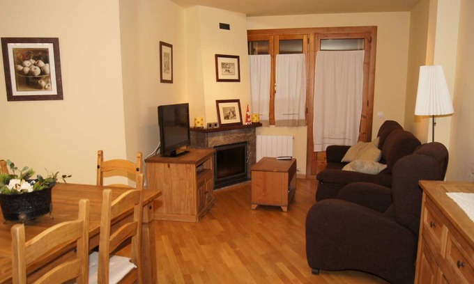 Linsoles Apartment | Selva de Conques - Three Bedroom Apartment, Sleeps 6