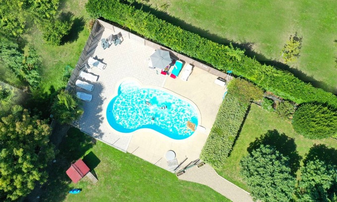 Angles Cottage | Semi-detached cottage with heated pool 5 km from the beach