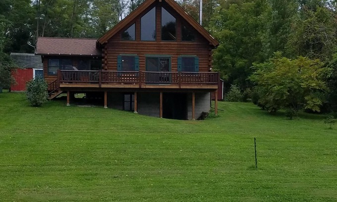 Town of Benton Cabin | Seneca lake Love Shack Route 14 Penn Yan NY in the heart of Wine Country