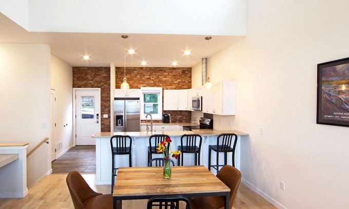 Watkins Glen House | Seneca Sunset Vacation Rental - Walking to Watkins Glen Attractions