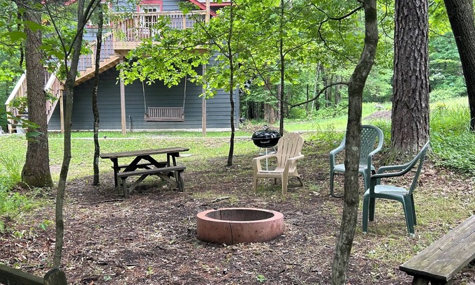 Shippenville Apartment | Sentner House River/Rustic Retreat - Clarion River Dock on 650 Wooded acres