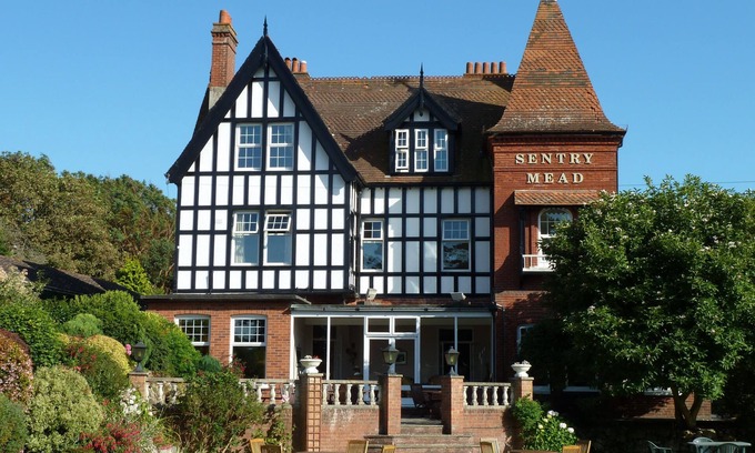 Totland Bay House | Sentry Mead
