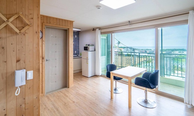Andeok House | Seogwipo Geora Pension