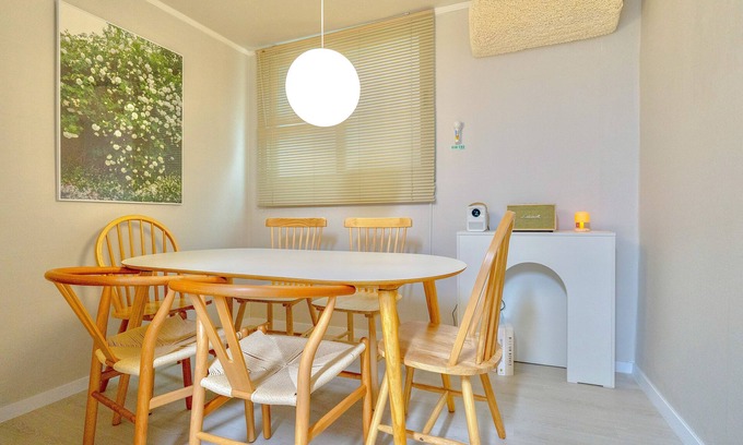 Mapo House | Seoul's Cozy Shelter with 4 beds, Seoul's Largest Traditional Market 1 min!