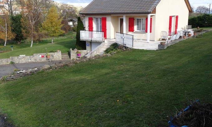 Aydat Villa | September/October in AYDAT comfortable house for 4 people, Auvergne volcanoes
