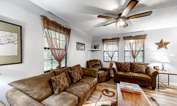 Andersonville House | Sequoyah Hideaway