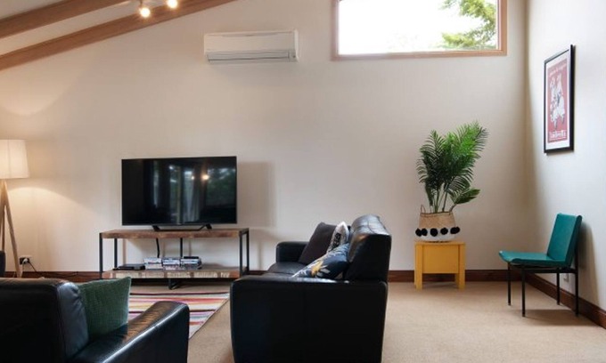 Daylesford Cottage | Serena- a stone's throw from Lake Daylesford
