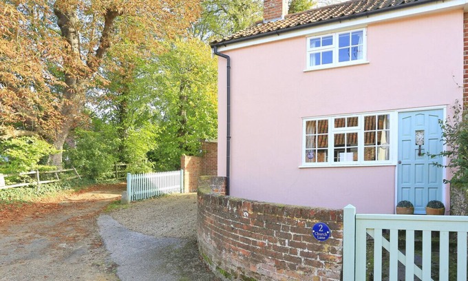 Martlesham Heath House | Serena Cottage - Two Bedroom House, Sleeps 3