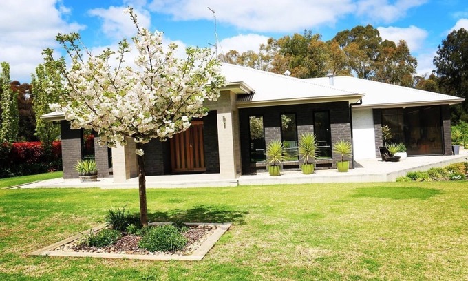 Sevenhill House | Serendipity@7hill self-contained accommodation