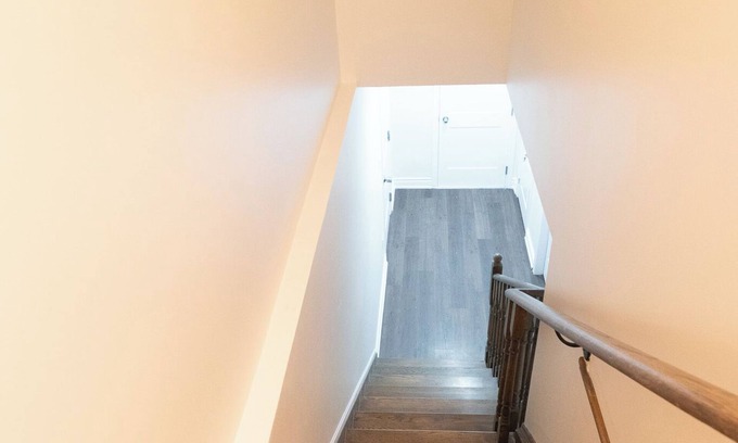 Oakville Apartment | Serene 2-bedroom Basement apartment with AC in Oakville