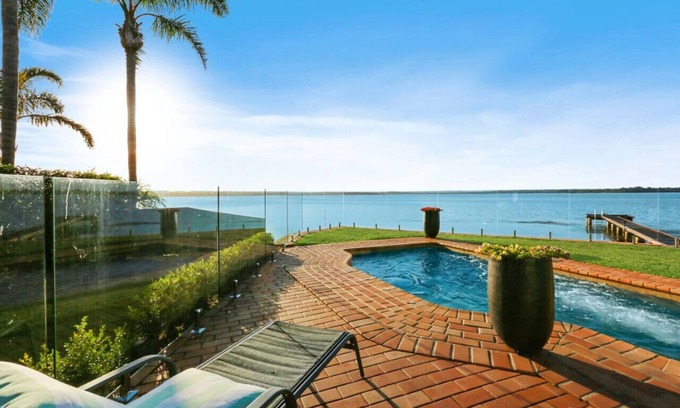 Toukley Villa | Serene 5 BDRM Villa with Pool