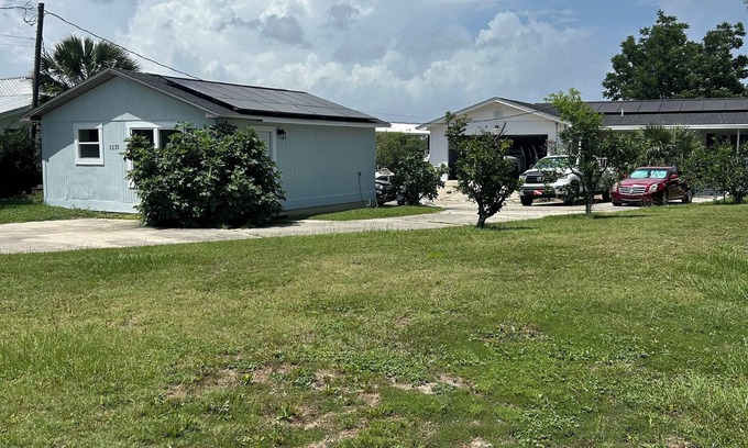 Lynn Haven Apartment | Serene and Peaceful 2-bedroom apartment in Lynn Haven with WiFi, AC