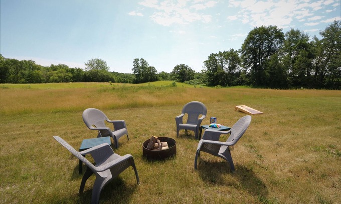 Alexandria House | Serene Country Haven- 3+ Acres, RV Site Available