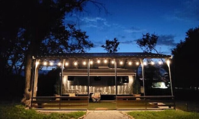 Pleasant Hill House | Serene Countryside Glampingn