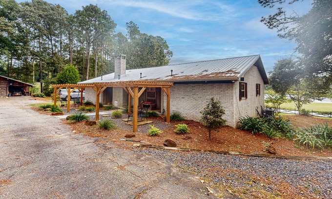 Wilmer Cabin | Serene Farm House with Expansive Land, Hot tub and Peaceful Pond Views