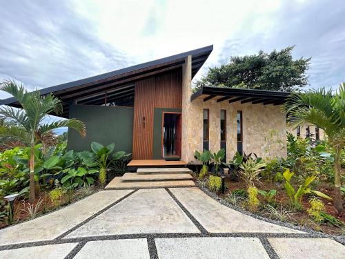 Monterrey Cabin | Serene Hills