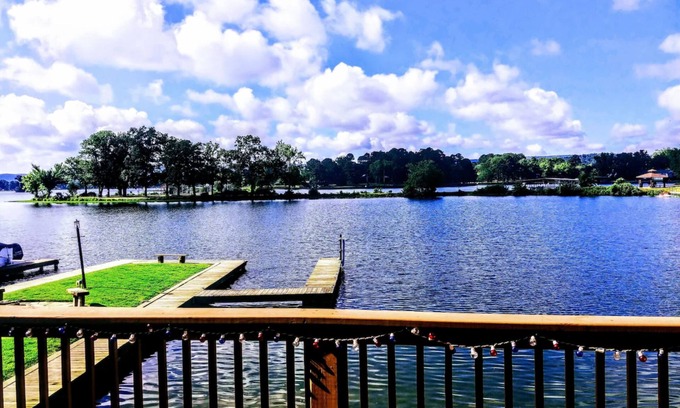 Lake Hamilton Condo | Serene lakefront condo with stunning views, private boat slip, and spacious deck