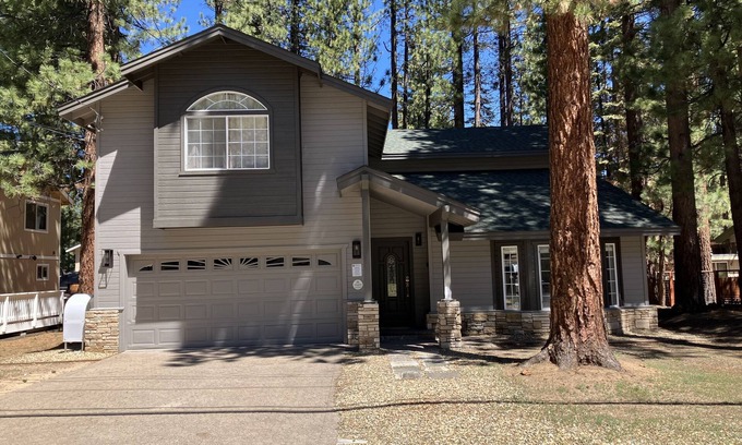 Montgomery Estates House | Serene Montgomery Estates Ski & Beach Haven | Large Deck | Nearby Hiking