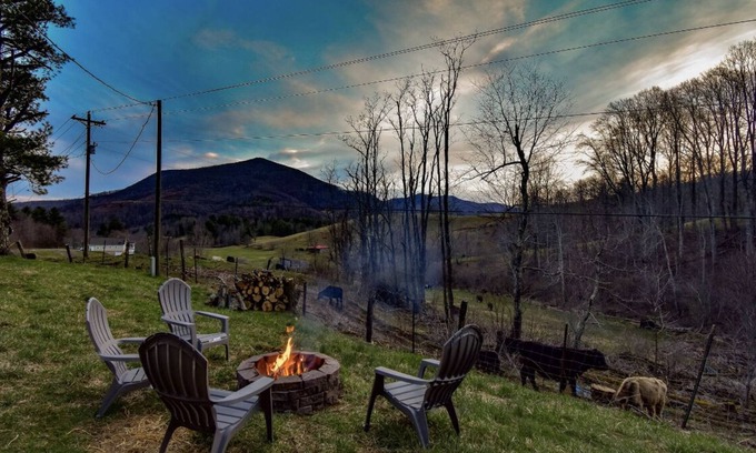 West Jefferson House | Serene Pine Tree Meadows Cottage w/Stunning Views
