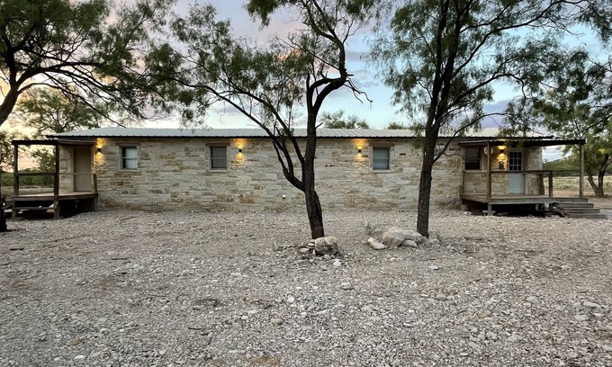 Water Valley Cabin | Serene, quiet, and spacious ranch lodge 15 minutes from town