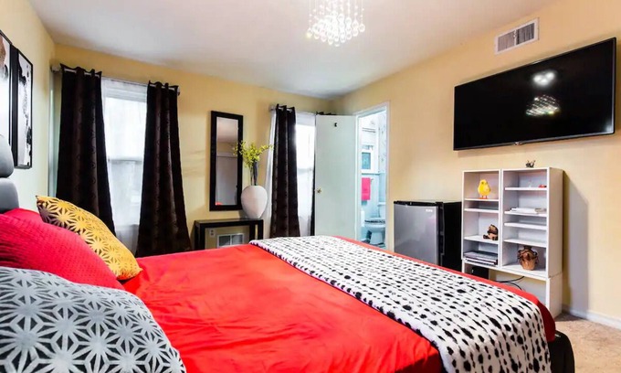 Irving House | Serene Retreat: Master Bedroom with Private Bath Near DFW Airport