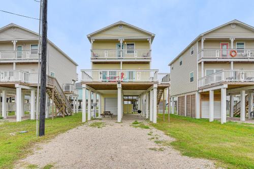 Surfside Beach House | Serene Surfside Beach Retreat with Ocean Views!