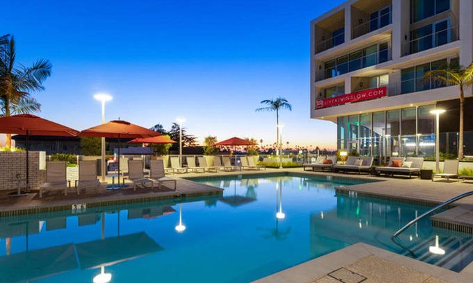 University Heights Apartment | Serene University Heights Studio w/Pool & Gym, nr Bars, by Blueground