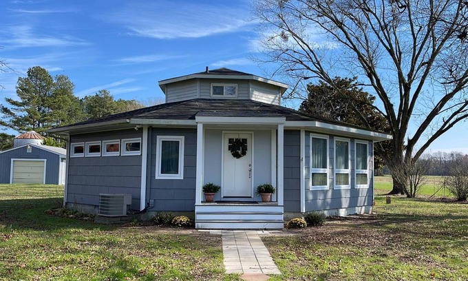 Pocomoke City Cottage | Serenity Cottage: Central to state parks, historic towns, MD & VA beaches
