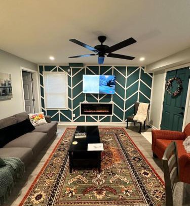 Charlotte Apartment | Serenity Haven - Modern Retreat