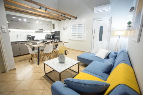 Monopari House | Serenity In Gonia