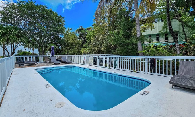 New Town House | Serenity Retreat- 2/2 townhouse with pool and dock