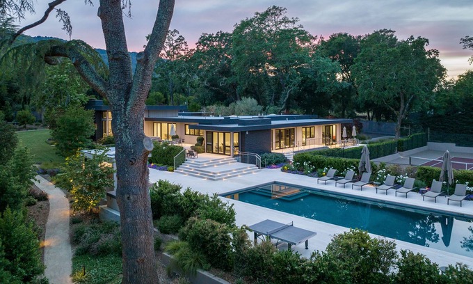 Eldridge House | SEVEN KING SUITES - Tennis, Volleyball, Bocce, Croquet, 60-foot Saltwater Pooln