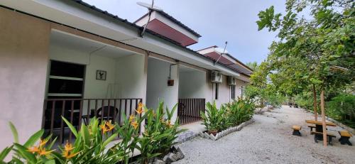 Lubok Buaya Bed & Breakfast | Seven Stones Langkawi