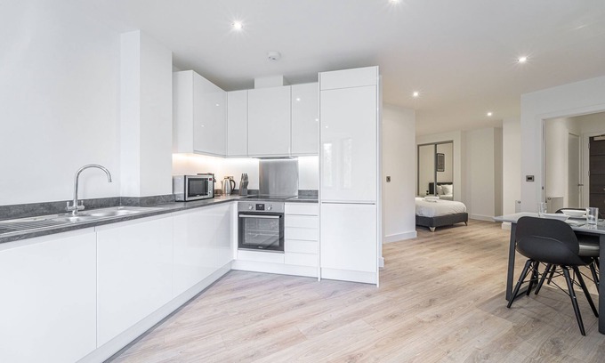 Barnt Green Apartment | SevenStays Residences Solihull - NEC /Airport