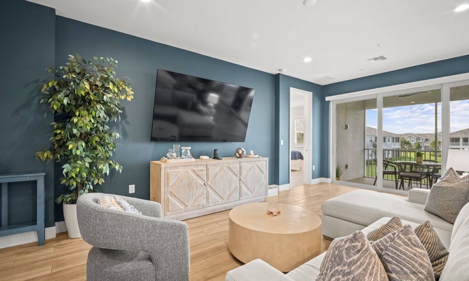 Naples Condo | Seychelles ala SkyRun elegance