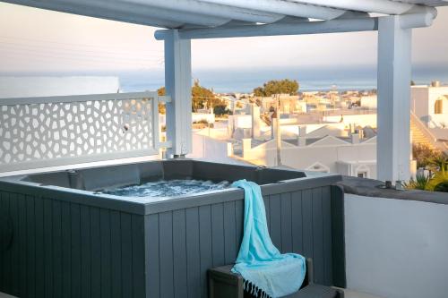 Emporio Apartment | Shades of White Villas