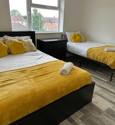 Barrow-on-Trent House | Shakespeare House 8 bedrooms 13 beds stay up to 16 people