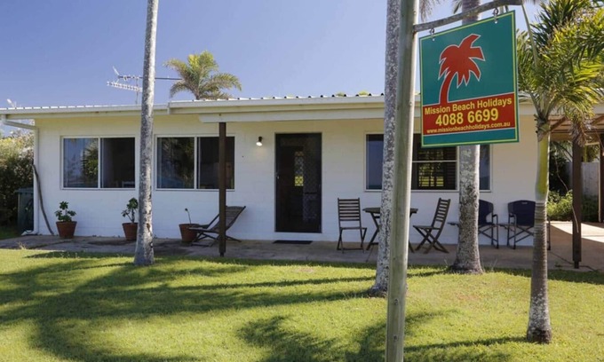 Wongaling Beach House | Shalom by the Sea