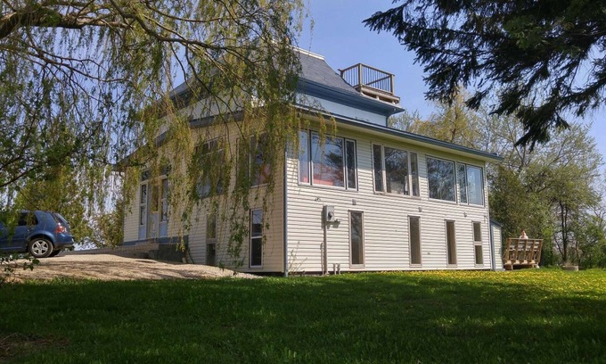 Ashfield-Colborne-Wawanosh Cottage | Shamrock Beach Cottage near Ontario's sandy west coast!