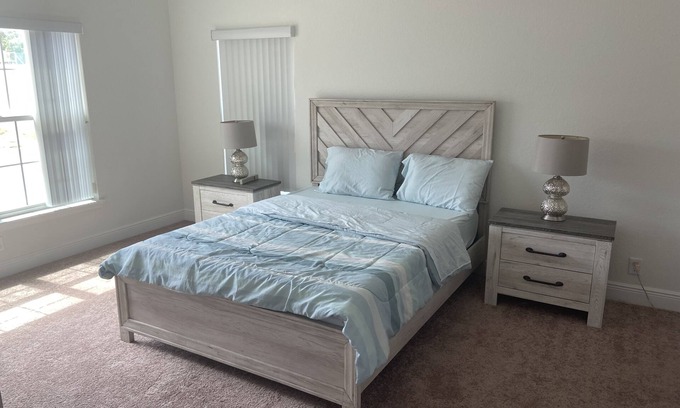 Tavares Condo | Shantiniketan I 10/2810/50 minutes to the Disney 2 mile to down town Tavares.