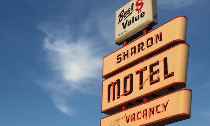 Wells Hotel | Sharon Motel