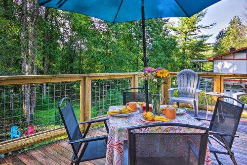 Hendersonville House | Shaw Creek Cottage with Fire Pit and Forest Views