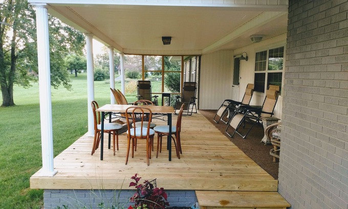 Jacksboro House | She's a Brick House - Norris Lake & the Mountains