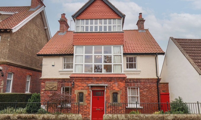 Fylingthorpe Cottage | SHEEN COTTAGE, pet friendly, country holiday cottage in Fylingthorpe