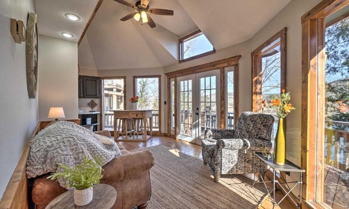 Shell Knob House | Shell Knob Guest House with Lake View, Fire Pit