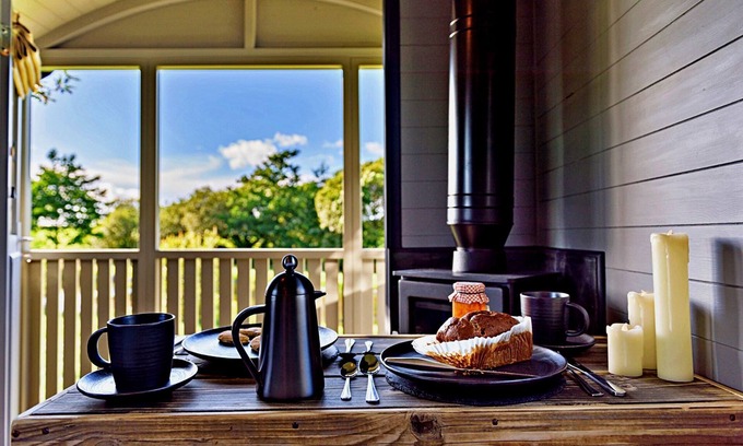 Rhyd-y-clafdy Ski Chalet | Shepherd's Hut on Llŷn Peninsula, Near Snowdonia